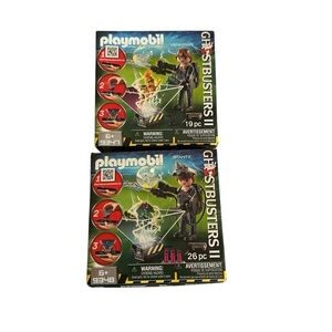 Green and Black Action Figures Playset
